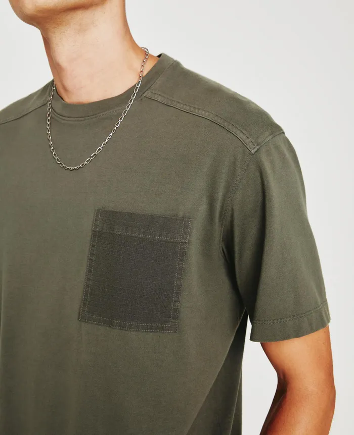AG Jeans Tees Men Shane Crew ARMORY GREEN AG Jeans Tees Men Shane Crew ARMORY GREEN