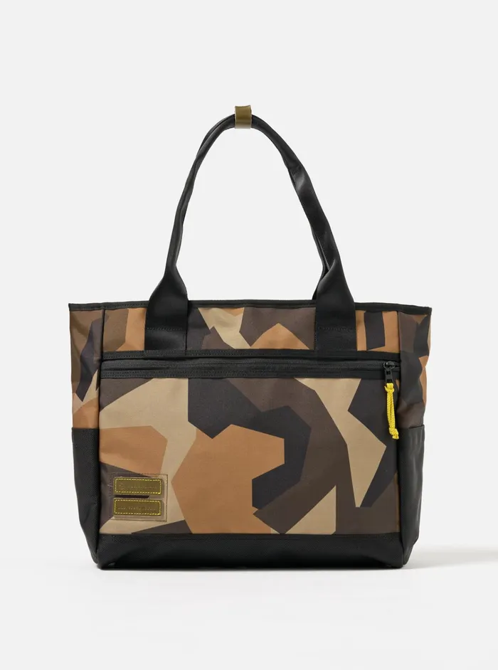 Bags Men Universal Works MasterPiece X Universal Works Tote Bag In Camo Recycled Tech Canvas Bags Men Universal Works MasterPiece X Universal Works Tote Bag In Camo Recycled Tech Canvas