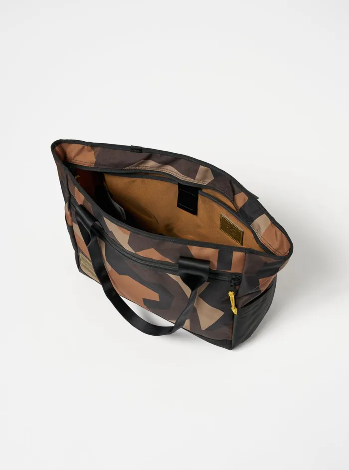 Bags Men Universal Works MasterPiece X Universal Works Tote Bag In Camo Recycled Tech Canvas