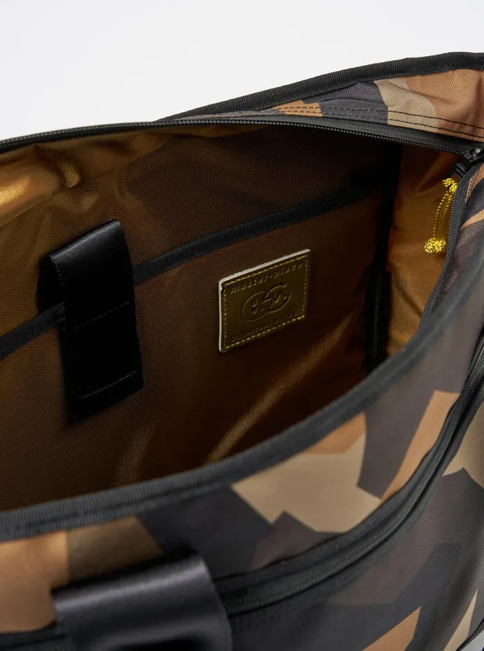 Bags Men Universal Works MasterPiece X Universal Works Tote Bag In Camo Recycled Tech Canvas