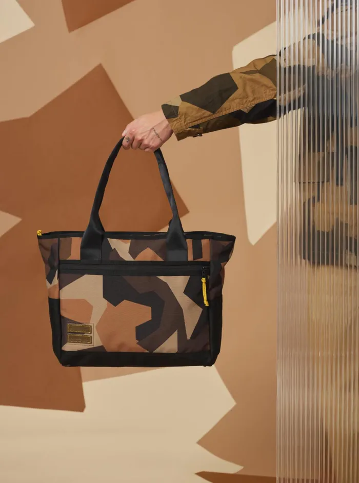 Bags Men Universal Works MasterPiece X Universal Works Tote Bag In Camo Recycled Tech Canvas