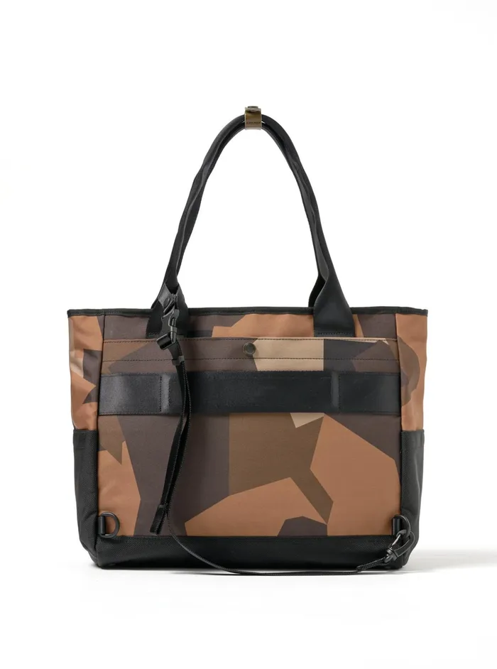 Bags Men Universal Works MasterPiece X Universal Works Tote Bag In Camo Recycled Tech Canvas