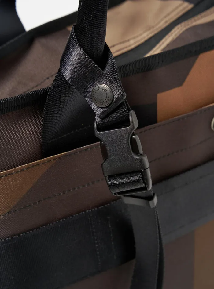 Bags Men Universal Works MasterPiece X Universal Works Tote Bag In Camo Recycled Tech Canvas