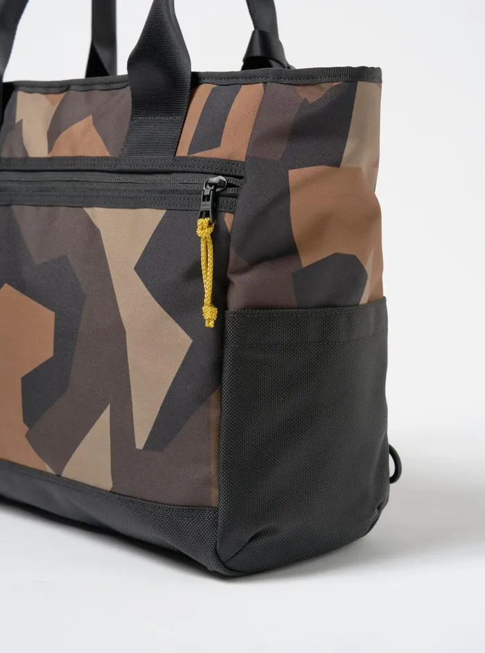 Bags Men Universal Works MasterPiece X Universal Works Tote Bag In Camo Recycled Tech Canvas