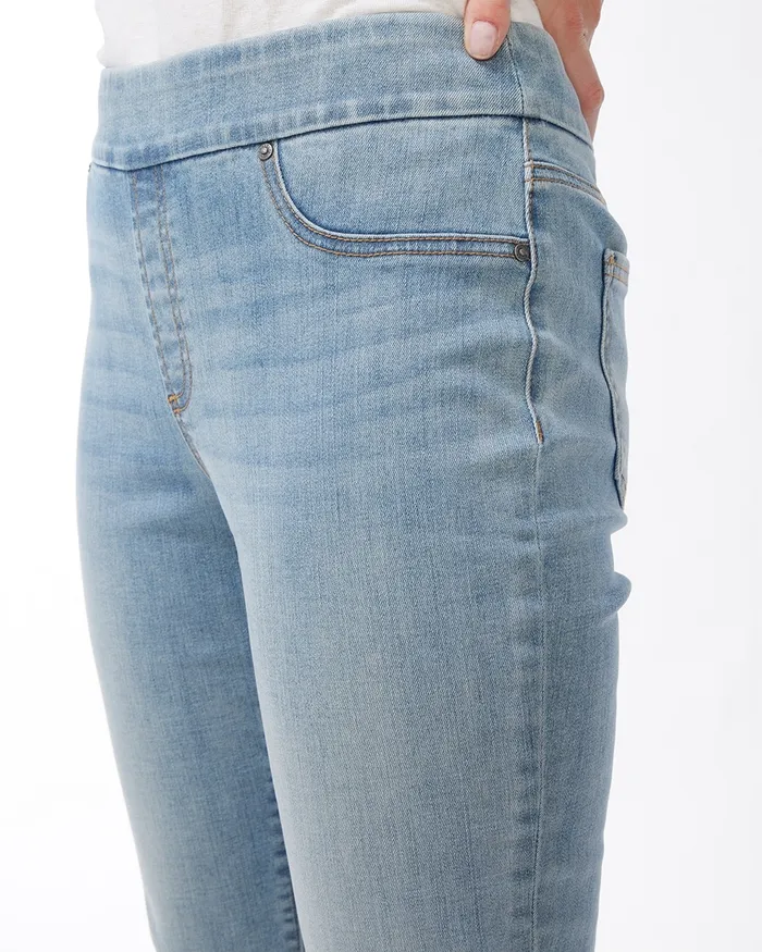 Chico039s 17034 Pull On Capris Castlebar Indigo Women Jeans and Denim