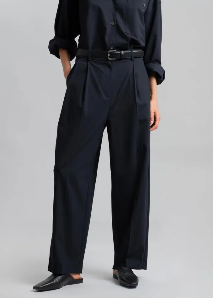 Clothing Women The Frankie Shop Jour Pleated Pants 8211 Deep Navy