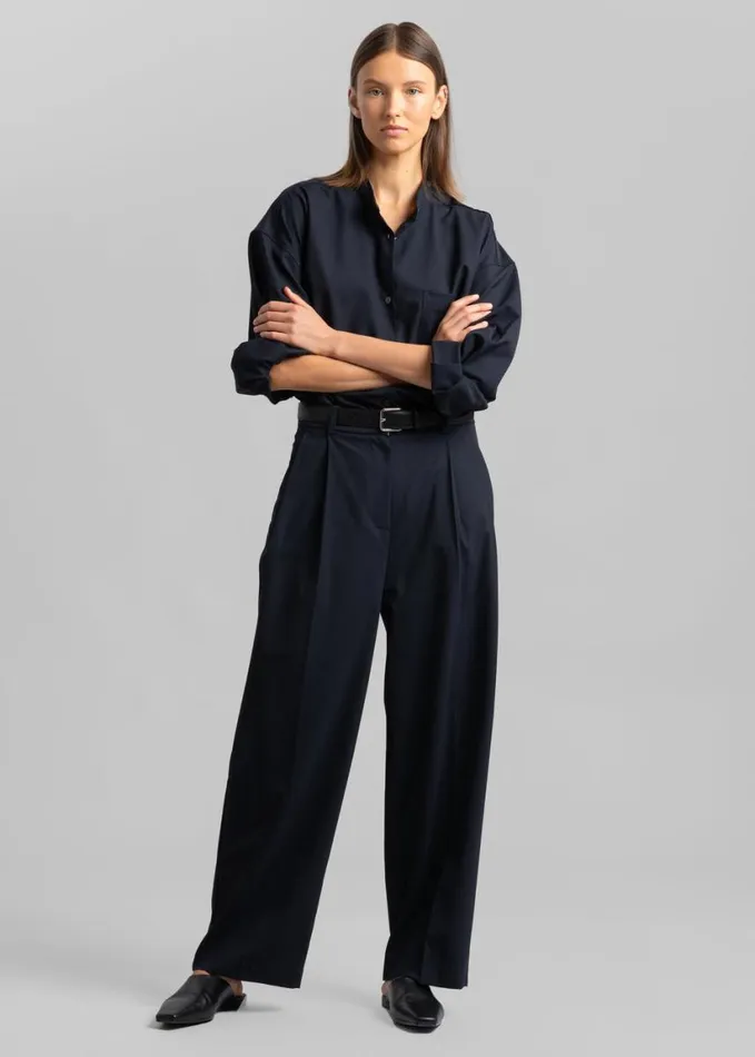 Clothing Women The Frankie Shop Jour Pleated Pants 8211 Deep Navy