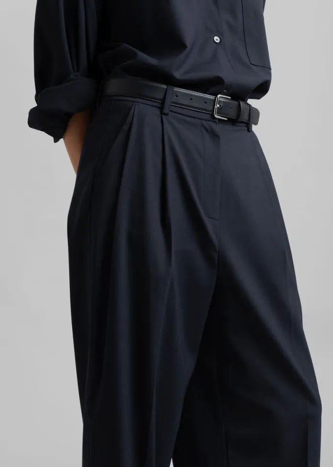 Clothing Women The Frankie Shop Jour Pleated Pants 8211 Deep Navy
