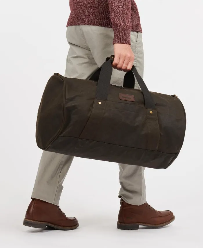 Explorer Wax Duffle Bag Navy Men Barbour Bags and Luggage
