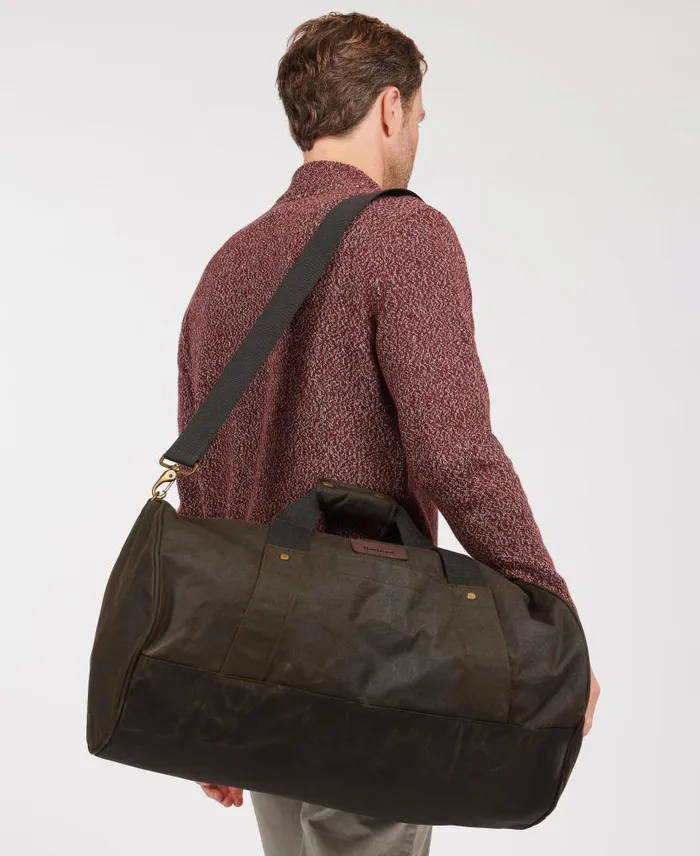 Explorer Wax Duffle Bag Navy Men Barbour Bags and Luggage