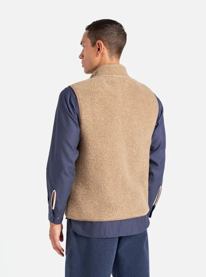 Fleece Men Universal Works Universal Works Climbing Gilet In Sand Teddy Fleece