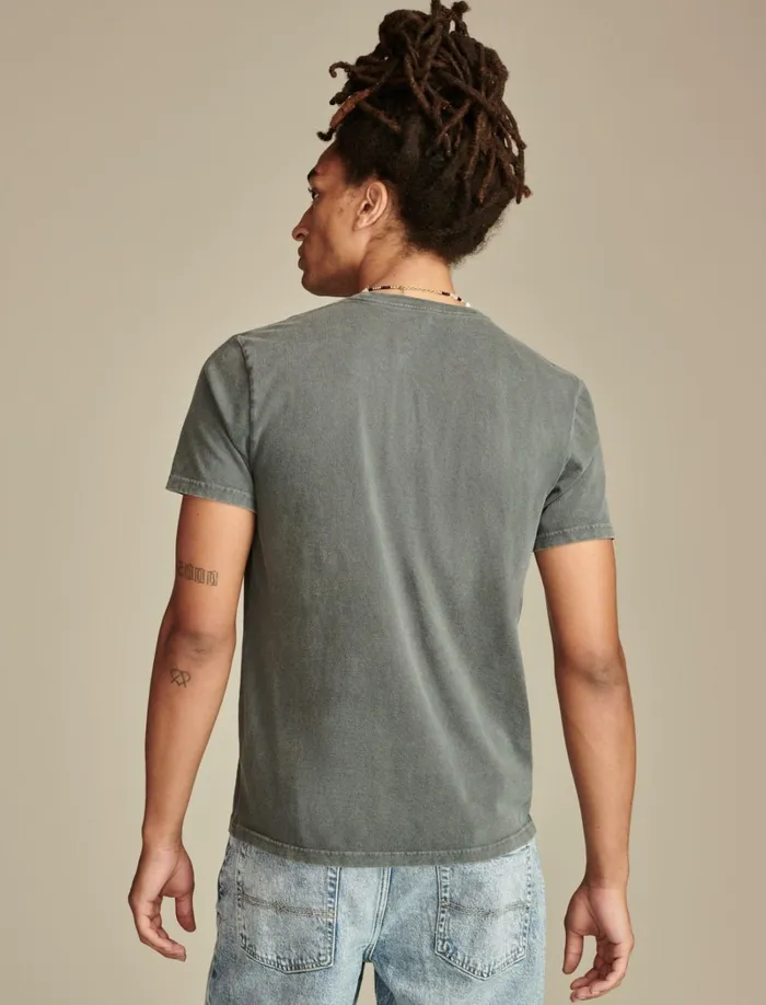 Lucky Brand Graphic Tees Men Fender Skulls Dark Shadow