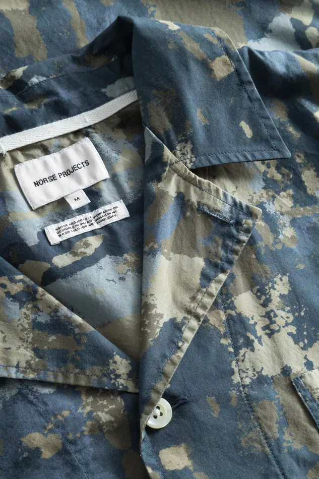 Men Mads Relaxed Print Shirt SS Steel Blue Norse Projects Shirting