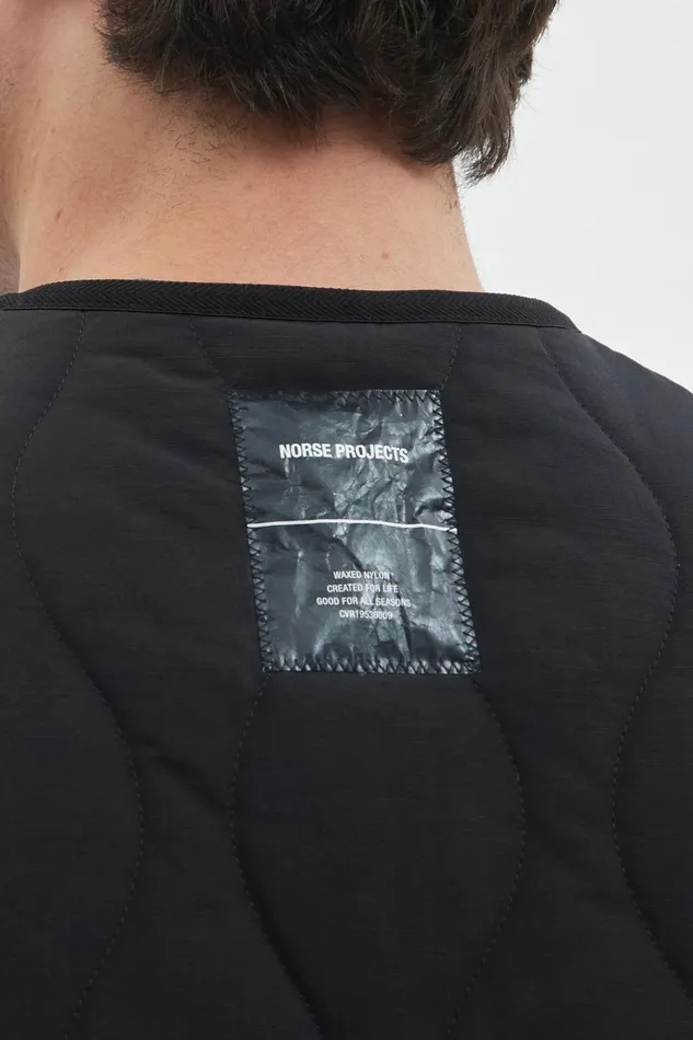 Men Peter Waxed Nylon Insulated Vest Dark Navy Norse Projects Outerwear