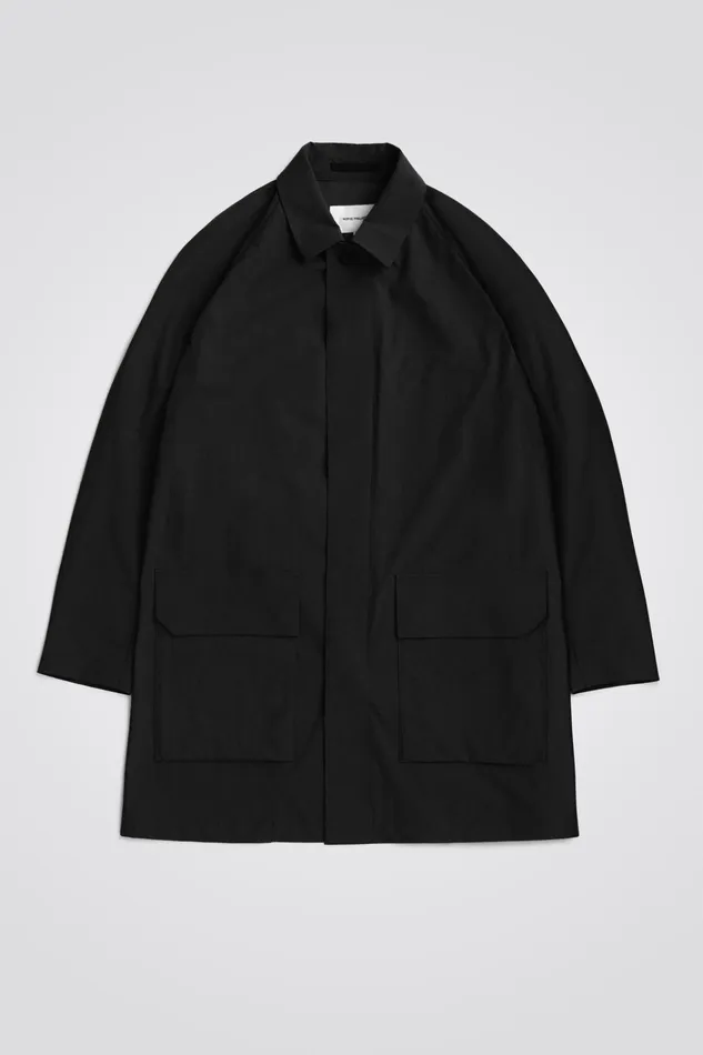Men Vargo Travel Light Raglan Mac Black Norse Projects Outerwear