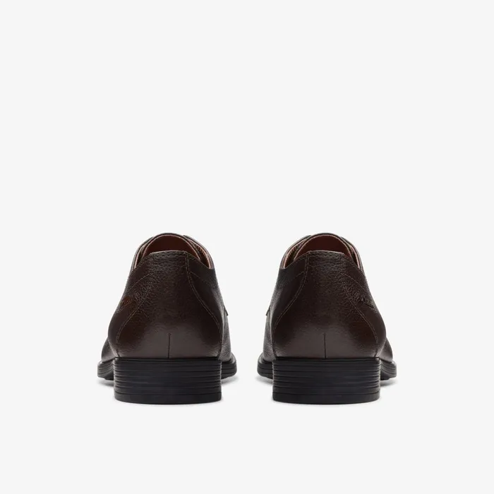 Whiddon Apron Dark Brown Tumbled Men Clarks Dress Shoes