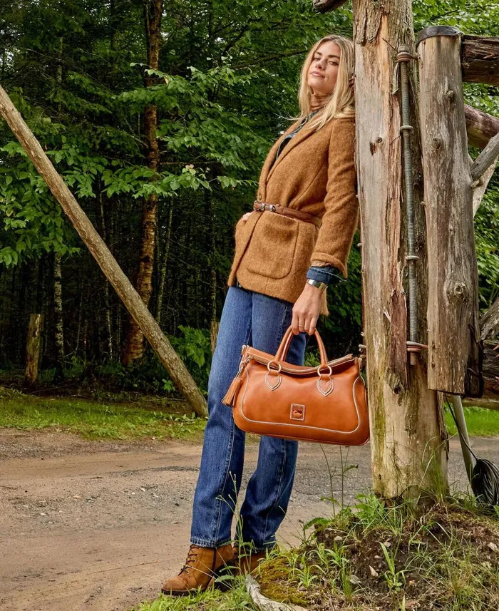 Woman Florentine Large Satchel Ivy Dooney and Bourke Satchels Woman Florentine Large Satchel Ivy Dooney and Bourke Satchels