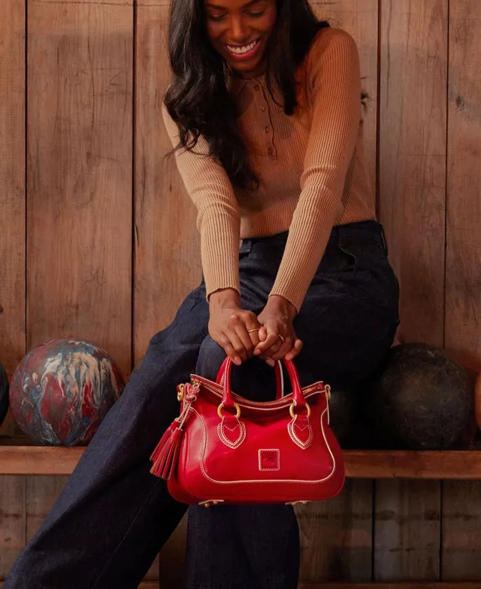 Woman Florentine Small Satchel Chestnut Dooney and Bourke Satchels Woman Florentine Small Satchel Chestnut Dooney and Bourke Satchels