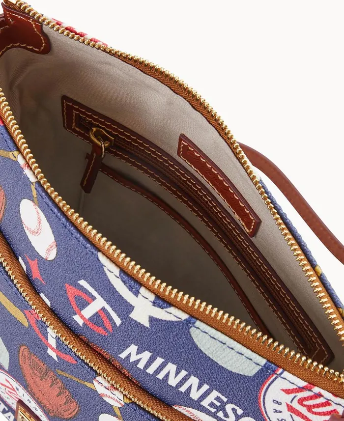 Woman MLB Twins Crossbody Twins Dooney and Bourke Crossbodies Woman MLB Twins Crossbody Twins Dooney and Bourke Crossbodies