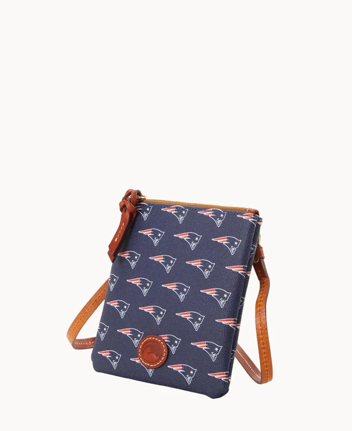 Woman NFL Patriots Small North South Top Zip Crossbody Patriots Dooney and Bourke Crossbodies Woman NFL Patriots Small North South Top Zip Crossbody Patriots Dooney and Bourke Crossbodies