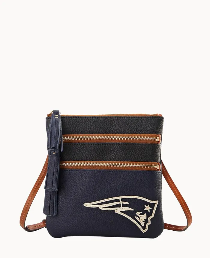 Woman NFL Patriots Triple Zip Crossbody Patriots Dooney and Bourke Crossbodies