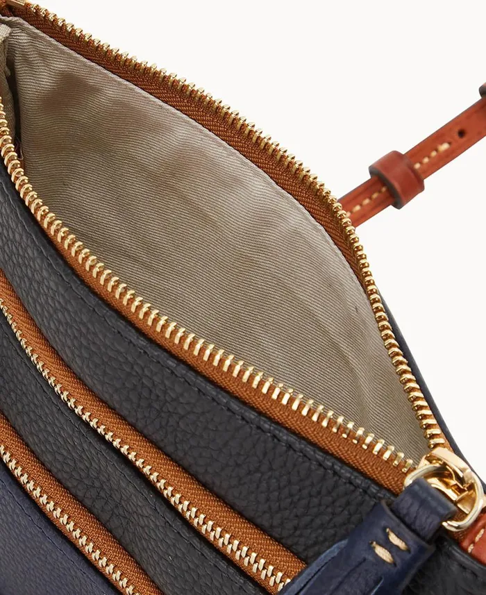 Woman NFL Patriots Triple Zip Crossbody Patriots Dooney and Bourke Crossbodies Woman NFL Patriots Triple Zip Crossbody Patriots Dooney and Bourke Crossbodies