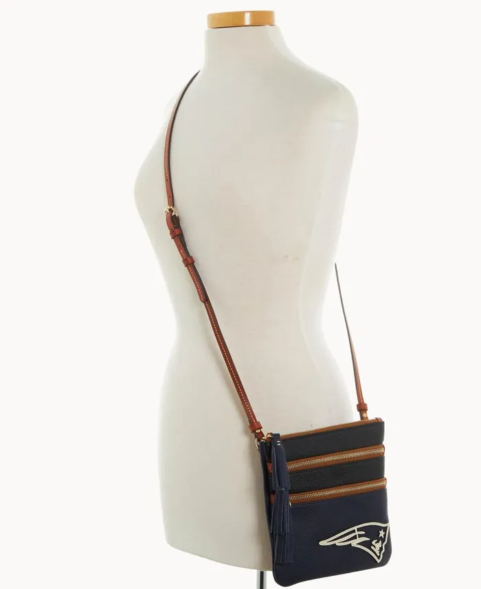 Woman NFL Patriots Triple Zip Crossbody Patriots Dooney and Bourke Crossbodies Woman NFL Patriots Triple Zip Crossbody Patriots Dooney and Bourke Crossbodies