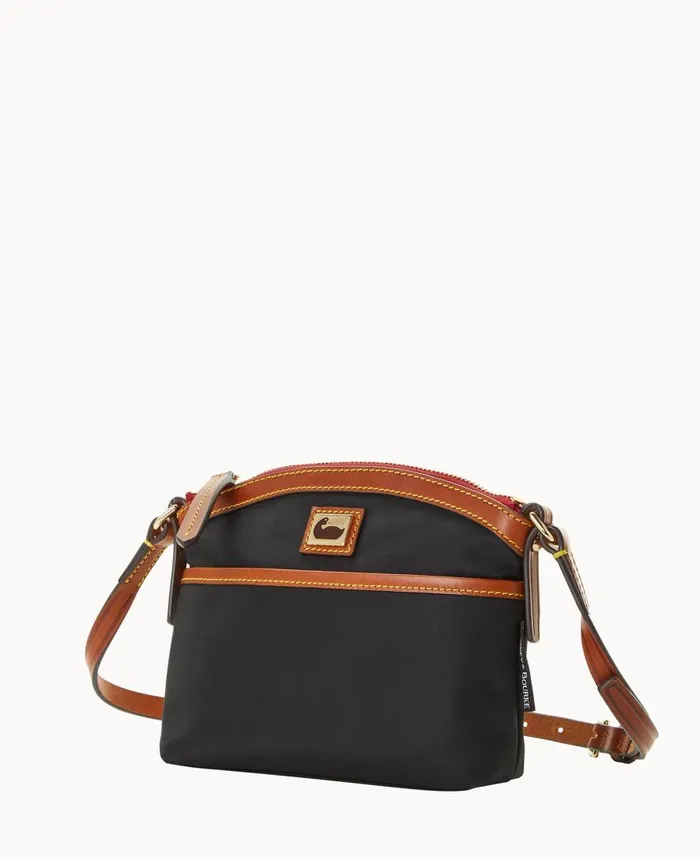 Woman Wayfarer Domed Crossbody Black Dooney and Bourke Crossbodies Woman Wayfarer Domed Crossbody Black Dooney and Bourke Crossbodies