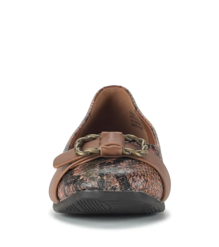 Women Colette Flat Oak Baretraps Flats and Loafers