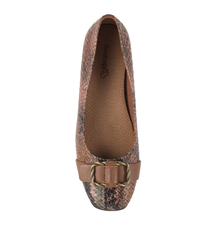 Women Colette Flat Oak Baretraps Flats and Loafers