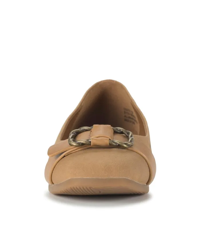 Women Colette Flat Sandstone Baretraps Flats and Loafers