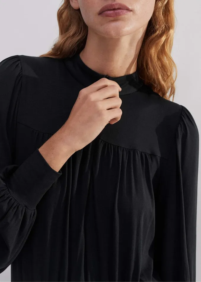 Women Gather Detail Midi Dress Black MEEM
