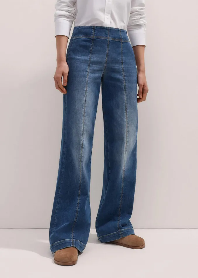Women Kick Flare Travel Jean Mid Blue Wash MEEM