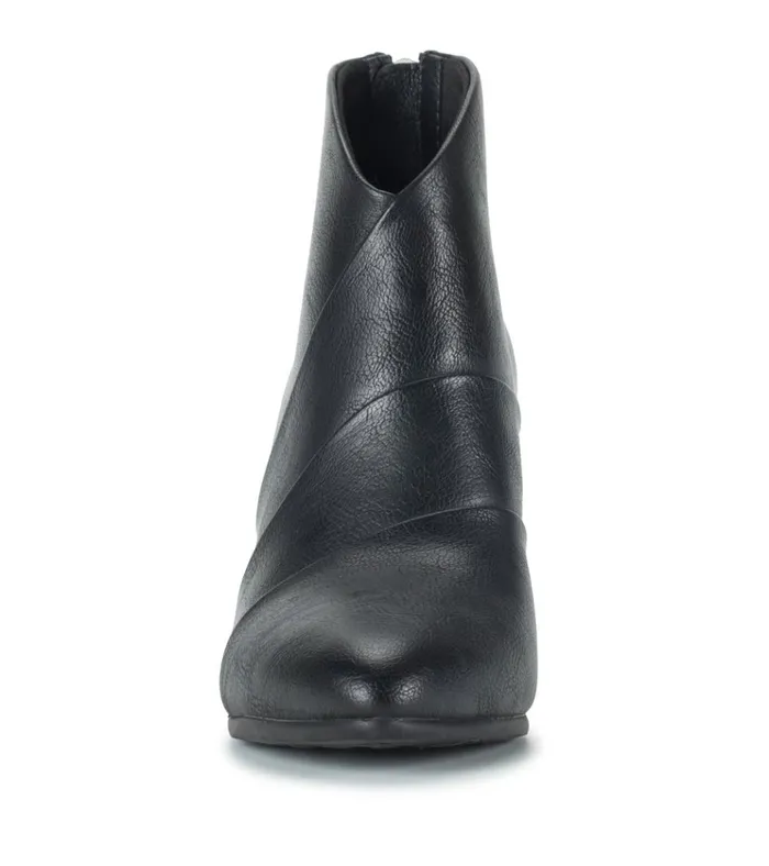 Women Liberty Block Heel Bootie Black Baretraps Booties