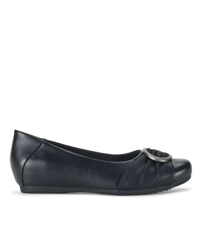 Women Mabely Flat Black Baretraps Flats and Loafers
