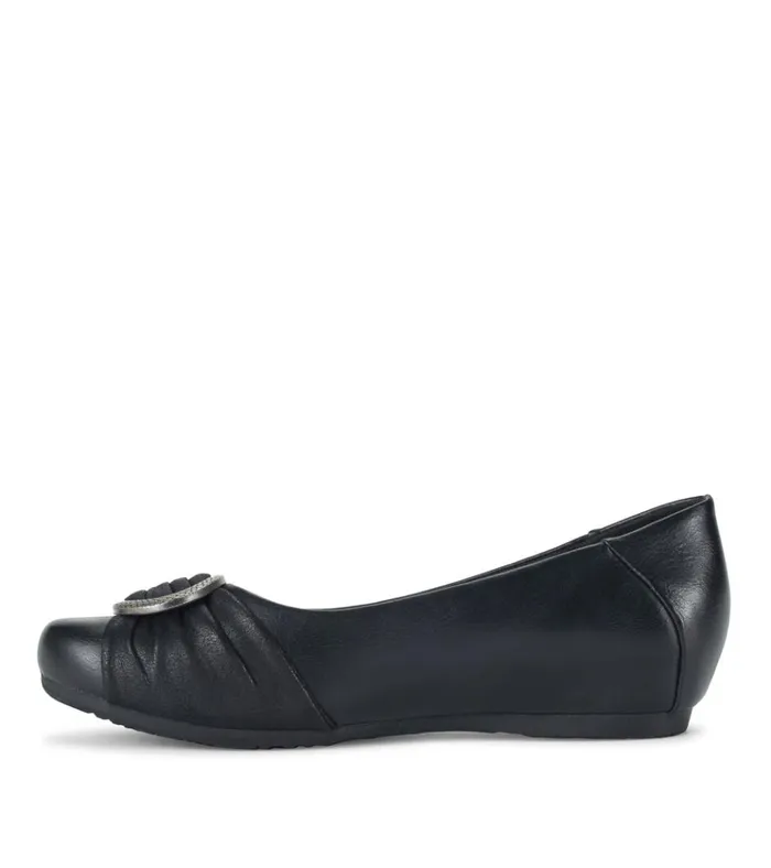 Women Mabely Flat Black Baretraps Flats and Loafers