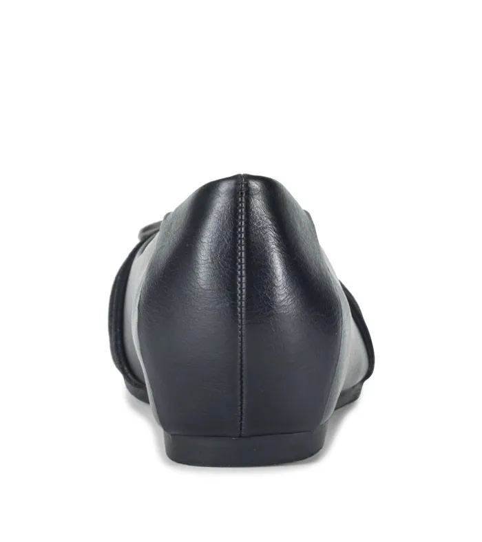 Women Mabely Flat Black Baretraps Flats and Loafers