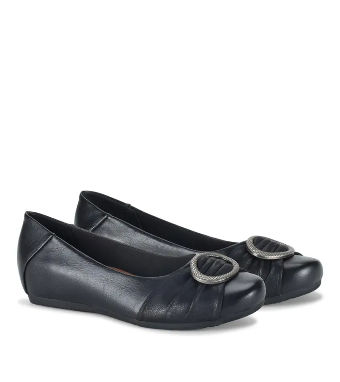 Women Mabely Flat Black Baretraps Flats and Loafers