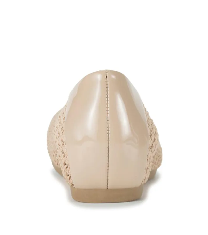 Women Mia Casual Flat Sand Baretraps Flats and Loafers