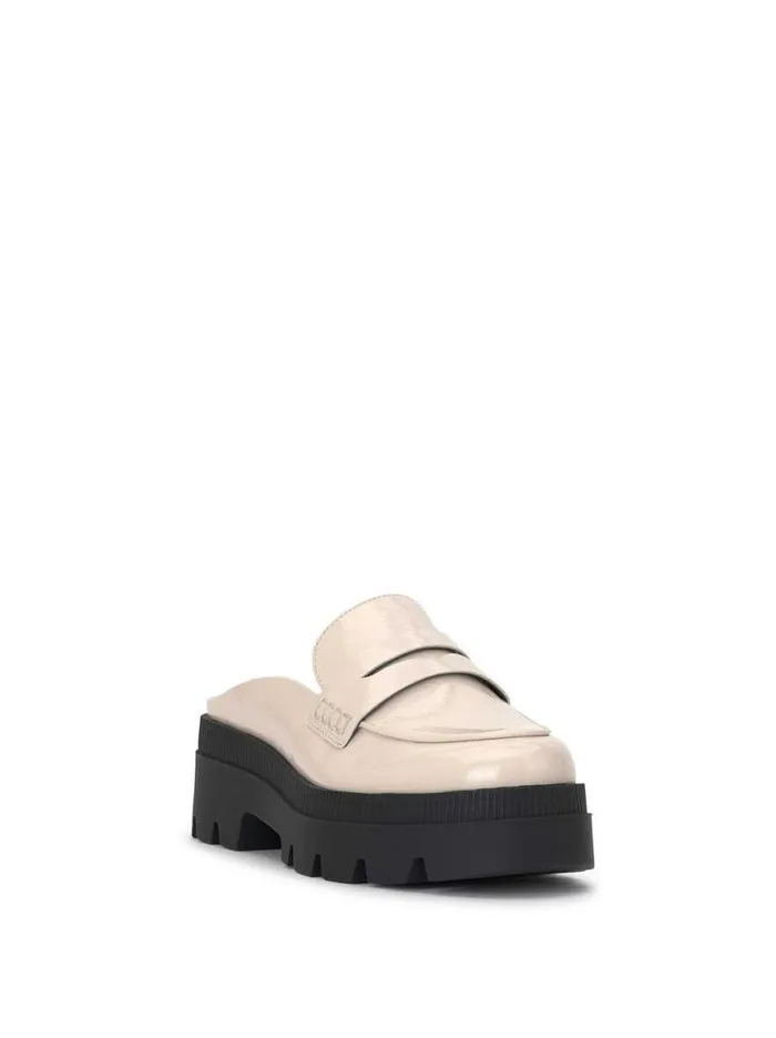 Women Uma Slip On Loafer In Chalk Jessica Simpson Flats